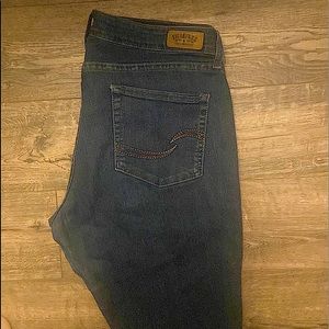 New stretchy Levi Jeans